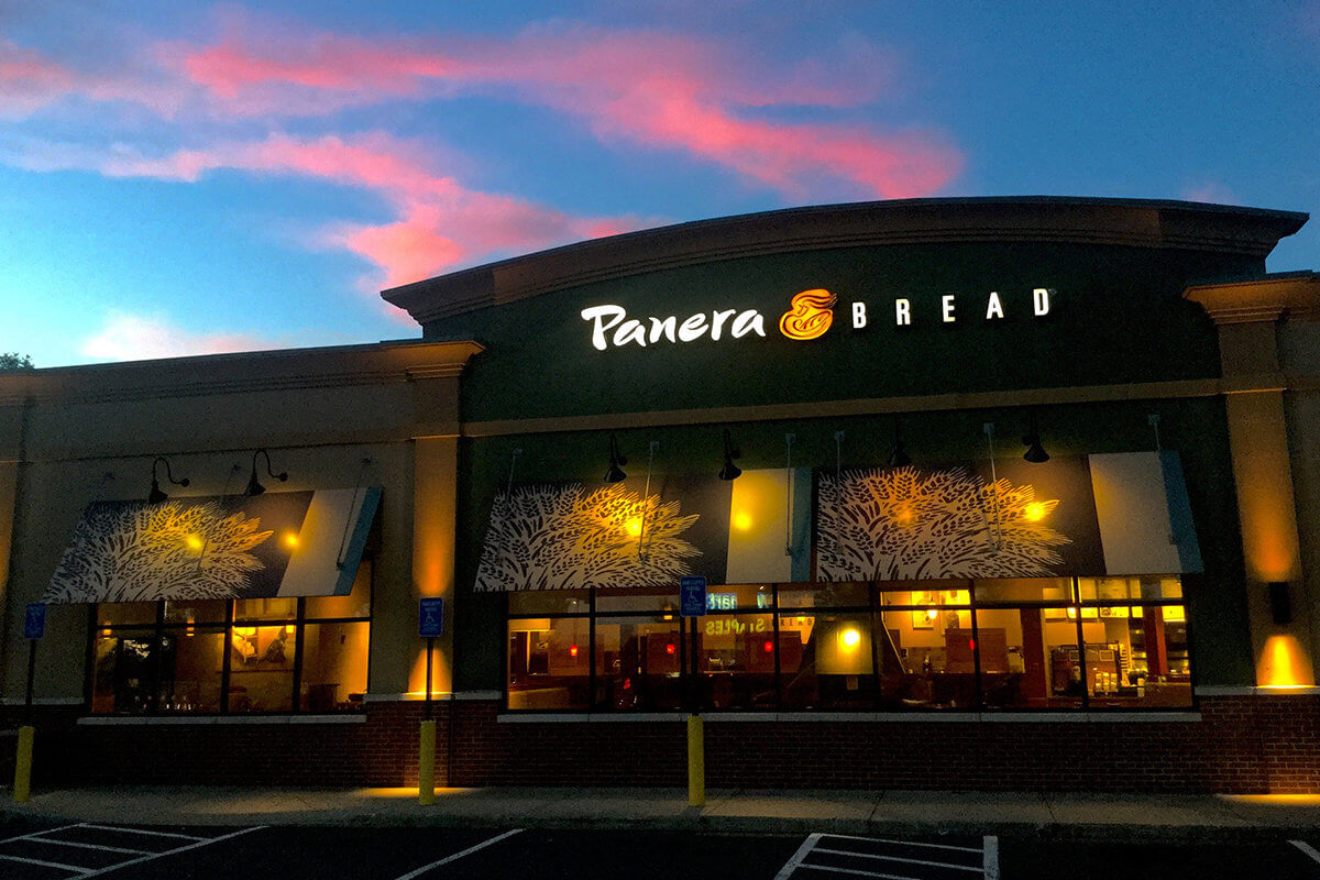 what times does panera close