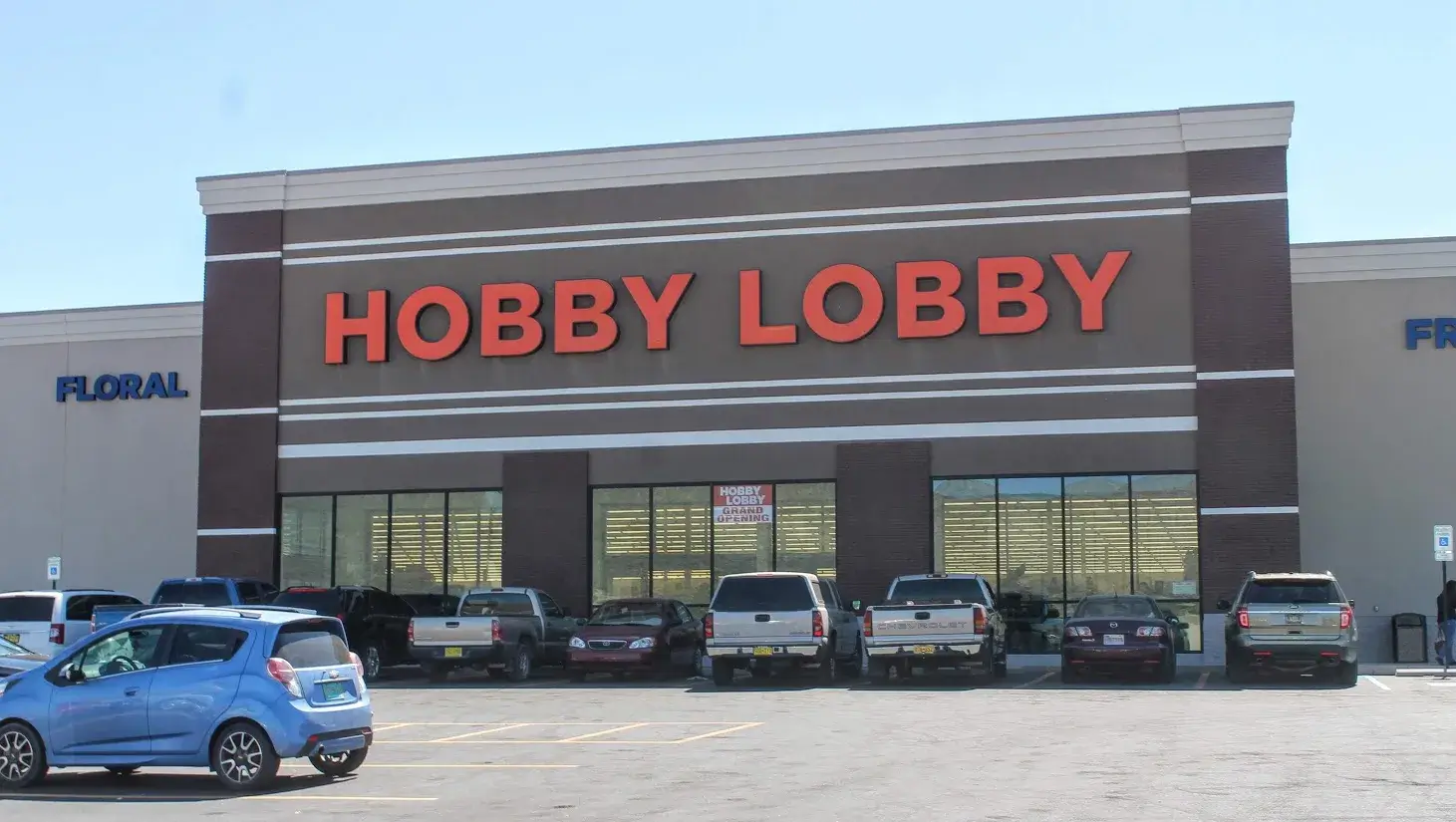 hobby lobby store hours