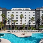 Embassy Suites Breakfast Hours and Breakfast Menu with Prices [2022]