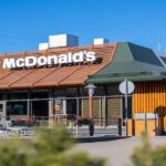 when does mcdonald's start serving lunch
